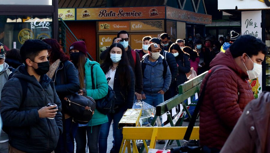 Alto flujo de pasajeros marca la antesala del primer fin de semana con el Pase de Movilidad en terminales de buses