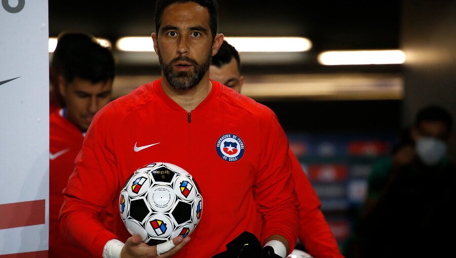 Claudio Bravo tras vacunarse contra el Covid-19: "Feliz de cumplir con lo que toca"