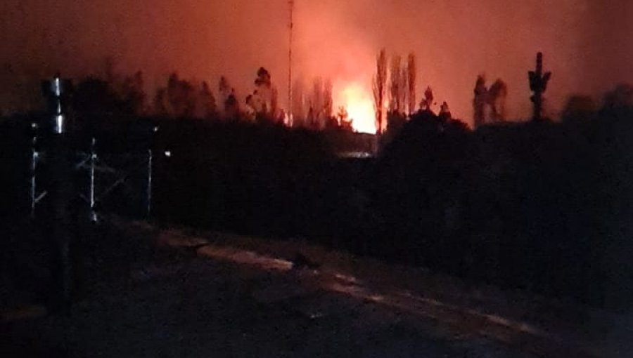 Un fallecido deja incendio en vivienda de Coronel: reportan explosión en el sector