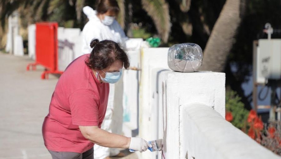 Paseo Altamirano fue pintado por vecinos de Valparaíso en el Día del Patrimonio