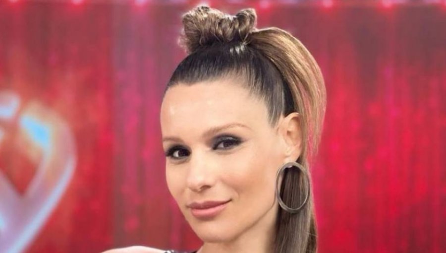 Pampita deslumbró con atrevido vestido negro en la etapa final de su embarazo