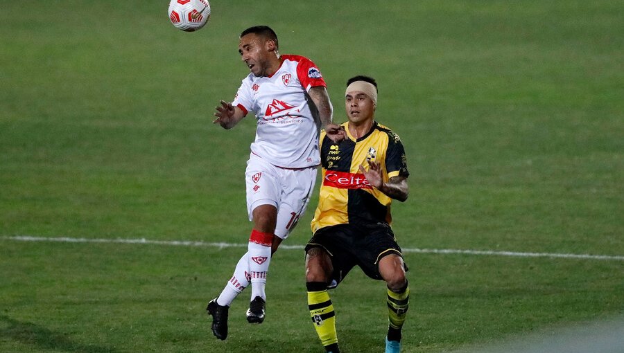 Coquimbo sigue liderando la Primera B pese a deslucido empate ante D. Copiapó