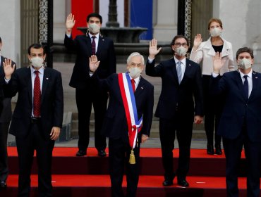 Ministros y Subsecretarios protagonizan la fotografía oficial junto al presidente Piñera en La Moneda