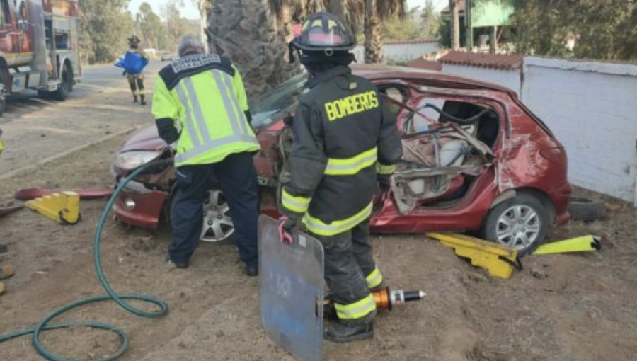 Con lesiones de consideración resulta mujer que protagonizó violento accidente de tránsito en Villa Alemana