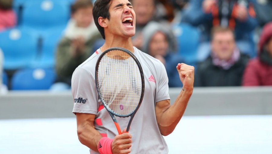 Cristian Garin salvó dos match points para avanzar a tercera ronda de Roland Garros