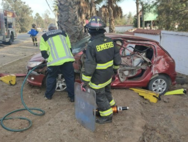 Con lesiones de consideración resulta mujer que protagonizó violento accidente de tránsito en Villa Alemana