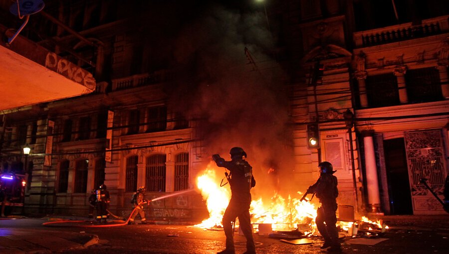 Funcionario municipal de Valparaíso fue formalizado por amenazar con quemar edificio de un diario local