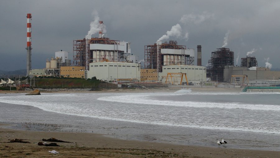 Fallo por varamientos dan duro golpe a AES Gener y Puerto Ventanas: naves que transporten carbón no podrán ingresar a la bahía de Quintero