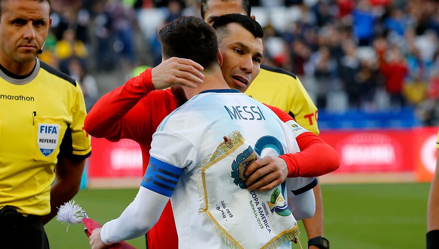 Gary Medel confirma con una imagen su "reconciliación" con Lionel Messi