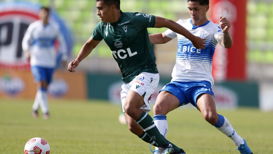 Universidad Católica recuperó la punta del torneo al vencer a un complicado Wanderers que sigue con 1 punto