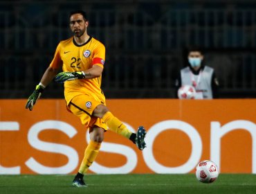 Claudio Bravo: "Nos parece raro que nos arbitre alguien que habían sancionado"