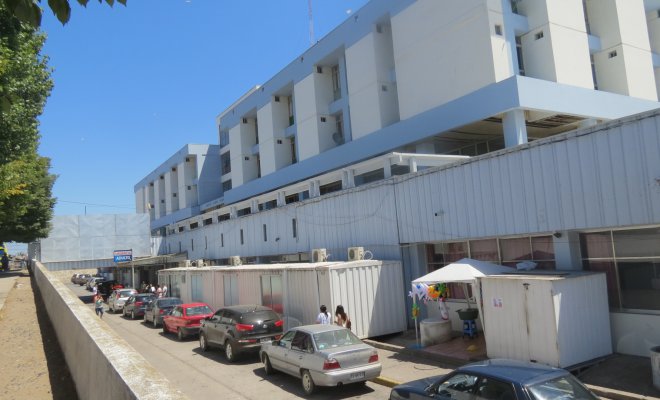 Fenats acusa mala gestión en Hospital de San Antonio: denuncian falta de combustible para repartir medicamentos y que "atienden hasta en sillas"