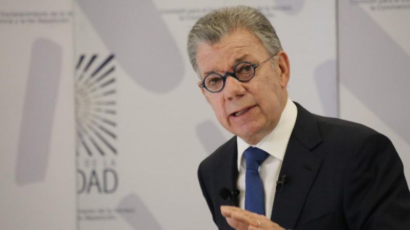 Juan Manuel Santos pide perdón a las víctimas de las ejecuciones extrajudiciales durante el gobierno de Álvaro Uribe en Colombia