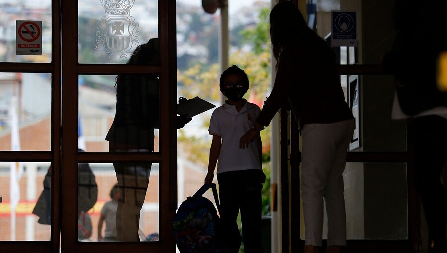 Apoderados y sus hijos se manifestaron para pedir que colegios puedan abrir en «Cuarentena»