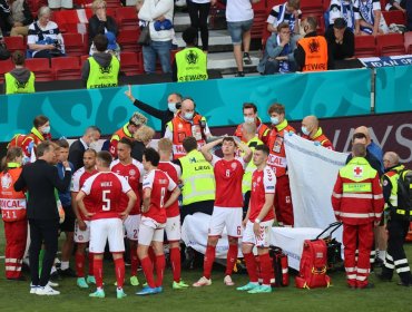 Dramático minuto en la Eurocopa: El futbolista Christian Eriksen se desvaneció en pleno partido Dinamarca-Finlandia