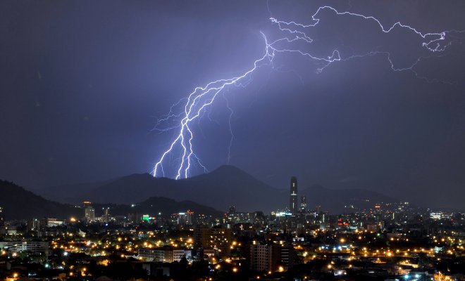 Amplían cobertura de Alerta Temprana para toda la región Metropolitana por probables tormentas eléctricas