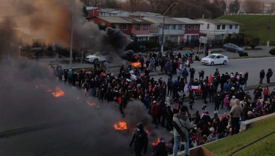 Pescadores bloquean ruta entre Concepción y Talcahuano por pesca de arrastre