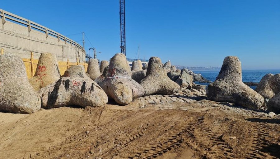 Un 25% de avance presenta construcción de las protecciones en el borde costero de Valparaíso