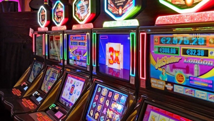 Senado aprobó proyecto que regula el uso de máquinas tragamonedas fuera de casinos