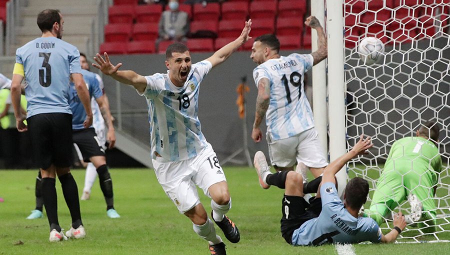 Argentina se quedó con el Clásico del Río de la Plata tras derrotar a Uruguay