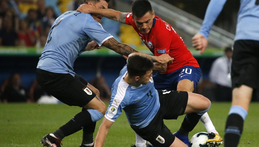 Chile quiere dejar atrás los malos ratos y buscará los tres puntos ante Uruguay