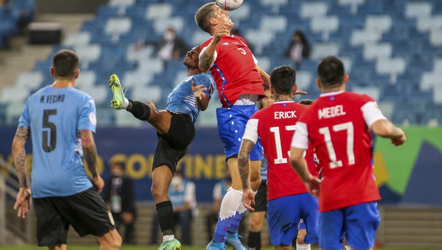 Chile logra un empate ante Uruguay con gol de Vargas en la Copa América