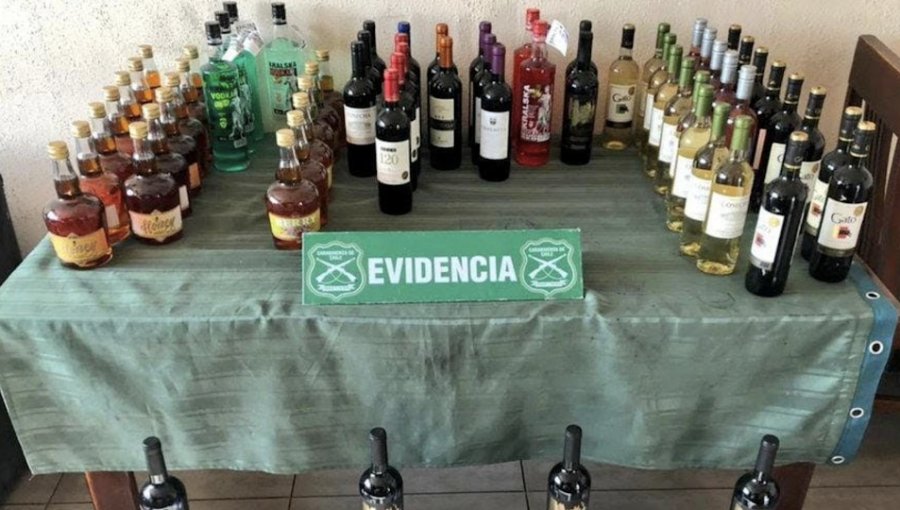 Sorprenden a sujeto vendiendo casi un centenar de botellas de bebidas alcohólicas en feria de Quilpué