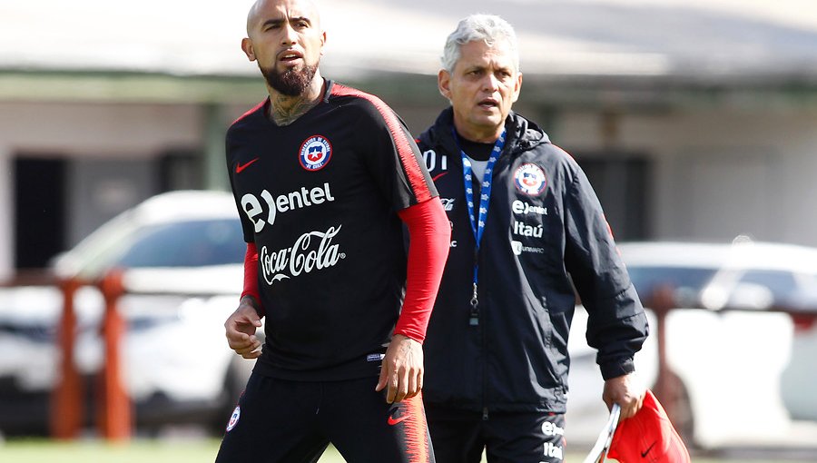 Arturo Vidal confiesa que aún mantiene contacto con Rueda y afirma que a Lasarte "lo he visto bien"