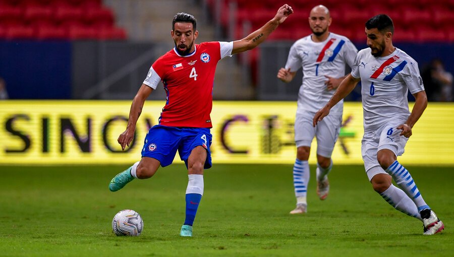 Mauricio Isla tras derrota ante Paraguay: "Ya está, a veces hay partidos buenos y malos"