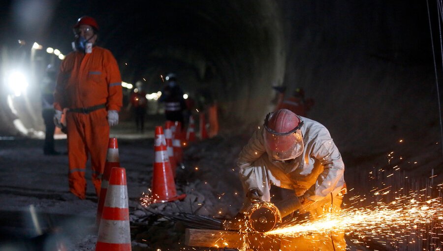 Presentan proyecto que busca recortar la semana laboral a solo cuatro días