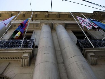 Valparaíso conmemoró el Día Nacional de los Pueblos Originarios izando banderas en el Municipio