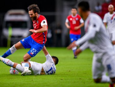 Un irreconocible Chile cayó ante Paraguay con polémico arbitraje y perdió su invicto en Copa América