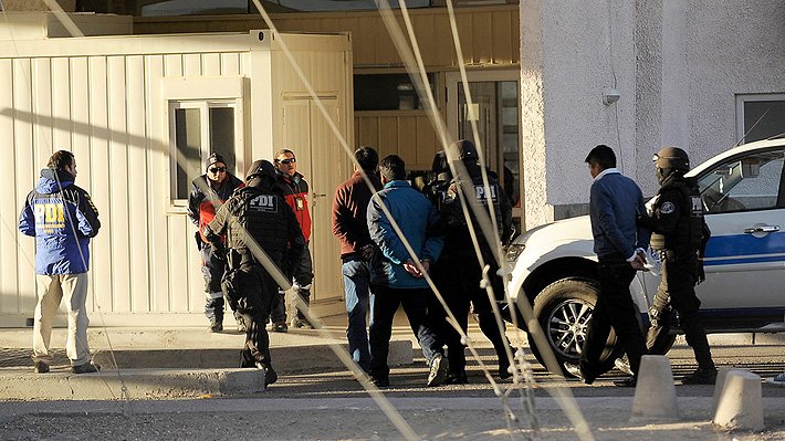 Detienen a 39 migrantes bolivianos que pretendían ingresar a Chile cruzando ilegalmente la frontera