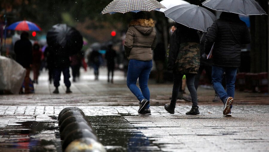 Hasta 10 milímetros de lluvias espera la región Metropolitana: hay Alerta Temprana Preventiva