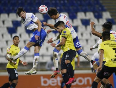 En una infartante definición a penales, la UC clasificó a octavos de Copa Chile