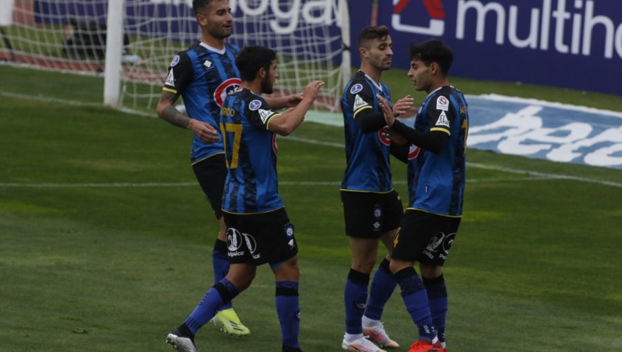 Huachipato pasó susto, pero derrotó a San Antonio y avanzó en Copa Chile