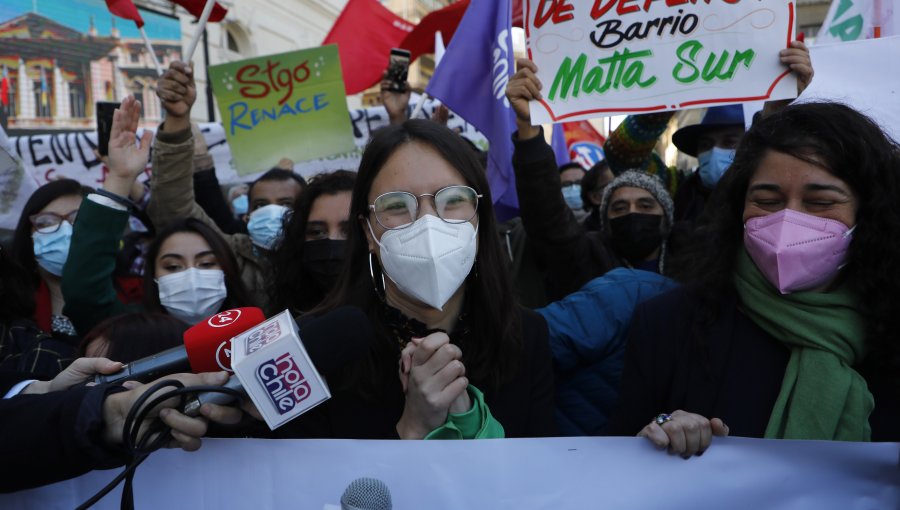 Hassler asume mando de Santiago: “Reforzaremos iniciativas de carácter popular"