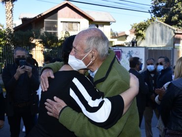 En acto simbólico por no llegada de actas del TER Javiera Toledo recibe el municipio de Villa Alemana