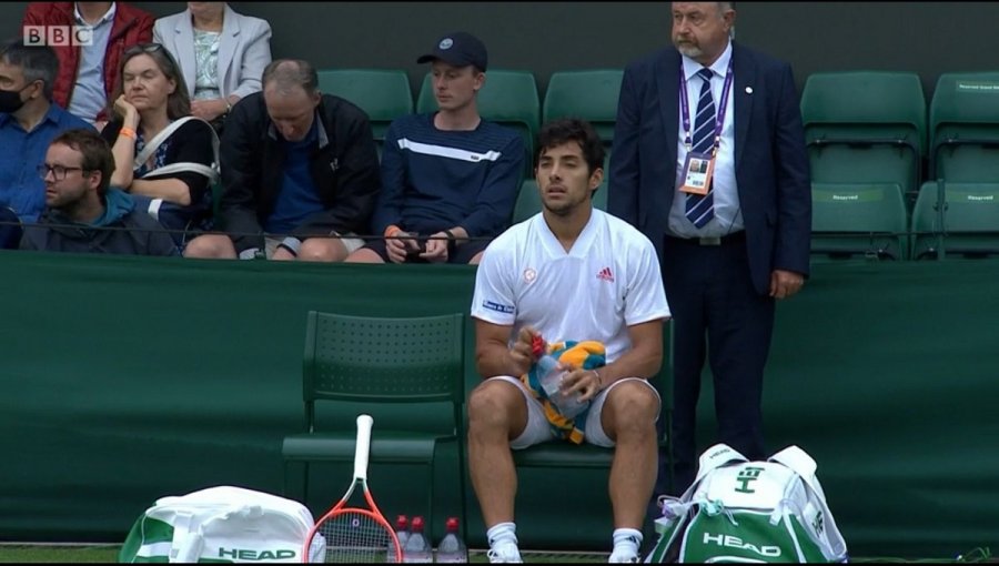 Duelo de Cristian Garin en Wimbledon fue suspendido nuevamente por falta de luz natural