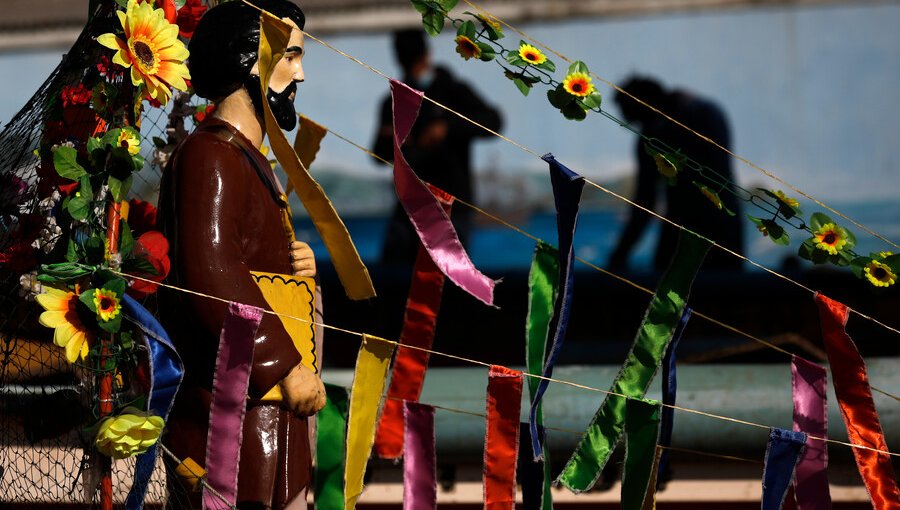 Con sencillos actos, pescadores rindieron homenaje a San Pedro en Valparaíso