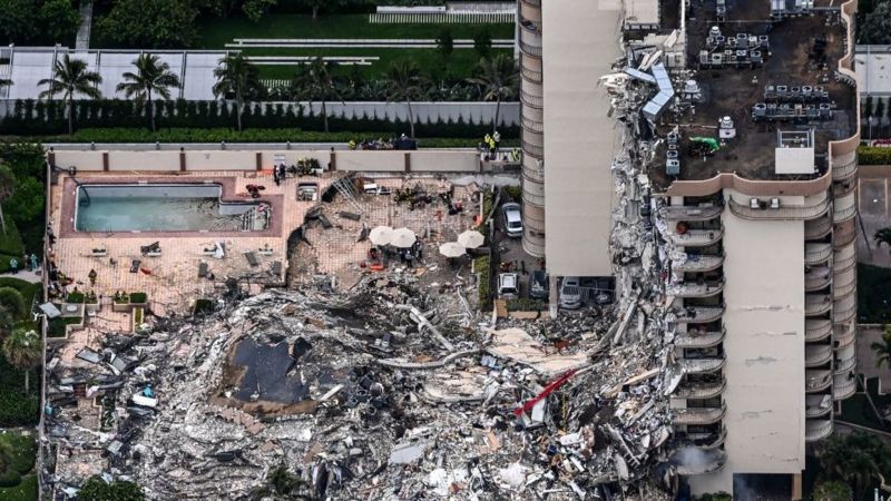 Derrumbe en Miami: El video que muestra escombros y agua en el garaje del edificio minutos antes del colapso