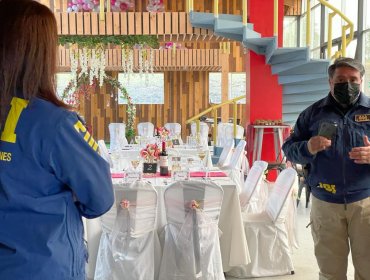 Al menos 30 personas fueron sorprendidas en celebración de matrimonio en Puerto Montt