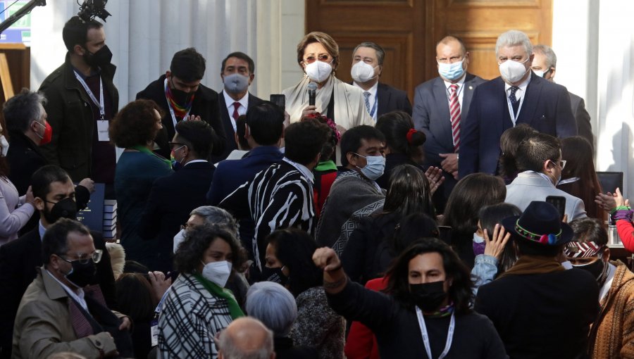 Se espera que al mediodía se pueda dar el vamos a la Convención Constitucional