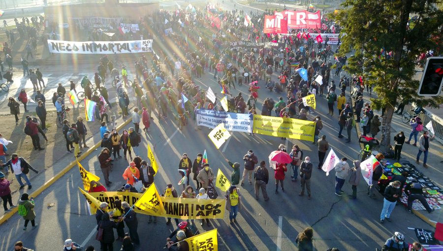 Así fue la marcha de la "Lista del Pueblo" en la previa de la Convención Constitucional