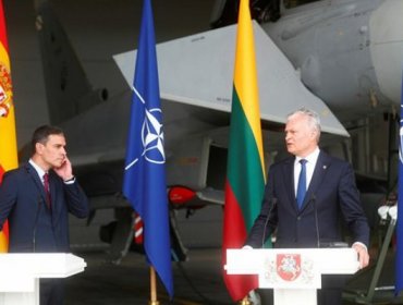 Alerta por avión no identificado obliga a suspender rueda de prensa del presidente del Gobierno de España en Lituania