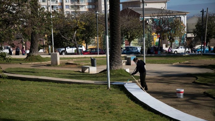 Intervienen sectores públicos de Valparaíso para someterlos a un plan de limpieza