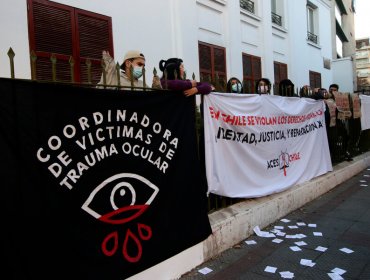 Secundarios se toman sede del INDH y demandan libertad de presos del estallido social