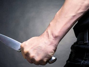 Hombre de 39 años agredió con un cuchillo a su pareja de 22: también le rompió las muñecas y amenazó a carabineros en Quillota