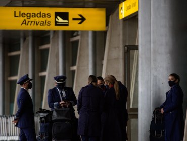 Detienen a 11 personas: intentaron salir del país con permisos sanitarios falsos