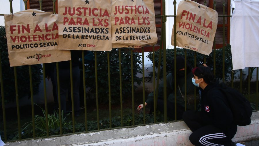 En tercer día de toma del INDH por estudiantes el joven Gustavo Gatica envía mensaje de apoyo